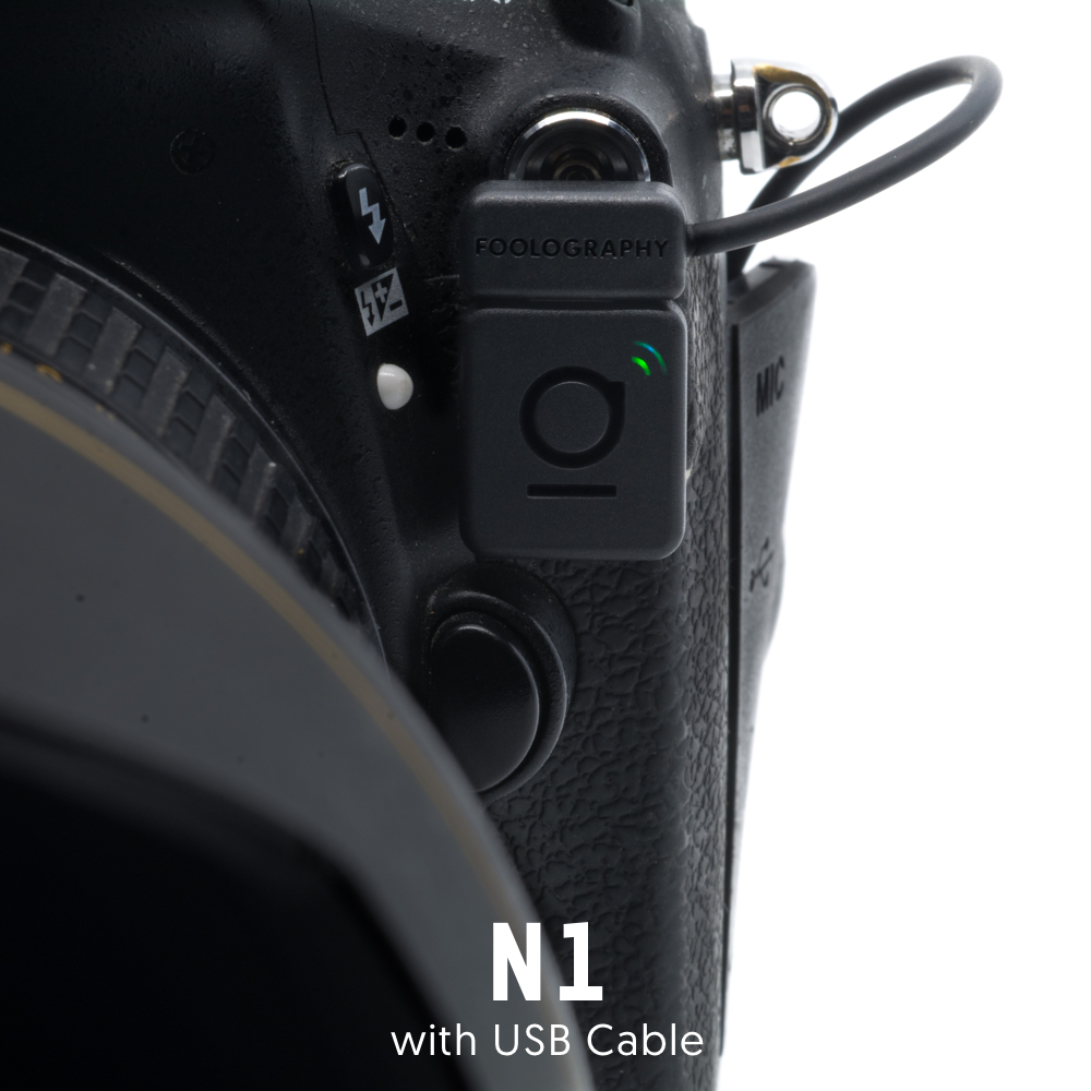 Unleashed N1 Side on Camera with USB Cable Unleashed N1 Seitenansicht an Kamera mit USB Kabel